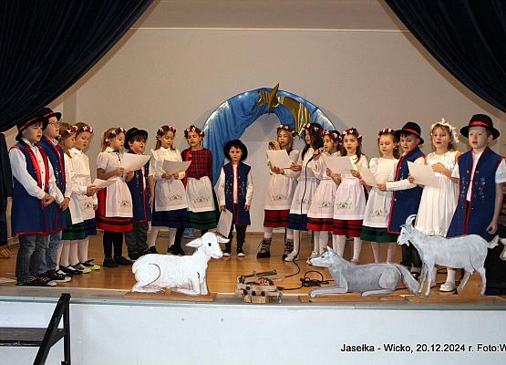 Grafika 14: Ostatni dzień przed przerwą świąteczną w naszej szkole to był niezwykły dzień!