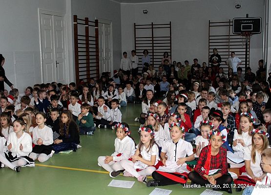 Grafika 21: Ostatni dzień przed przerwą świąteczną w naszej szkole to był niezwykły dzień!