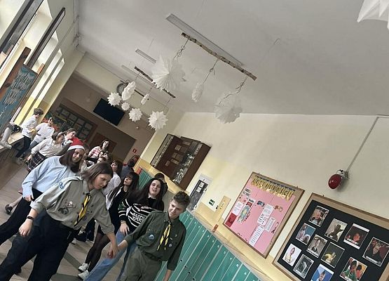 Grafika 26: Ostatni dzień przed przerwą świąteczną w naszej szkole to był niezwykły dzień!