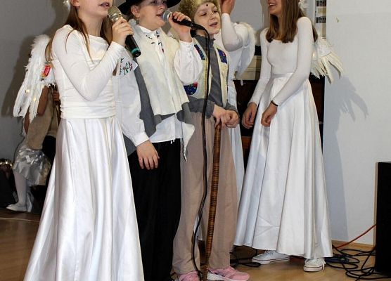 Grafika 28: Ostatni dzień przed przerwą świąteczną w naszej szkole to był niezwykły dzień!