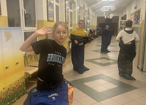 Grafika 7: Nocka w szkole z kl. VB