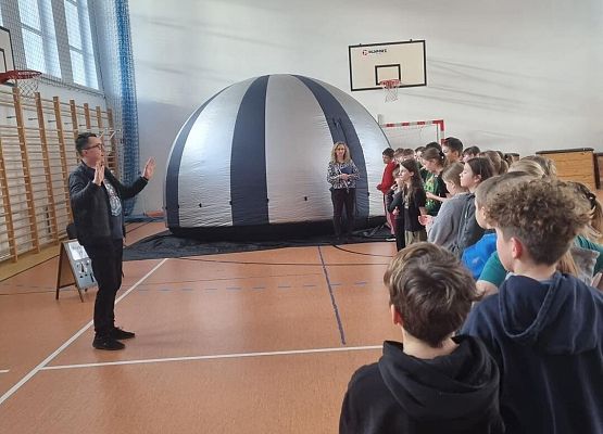 Grafika 7: Zajęcia edukacyjne w kopule