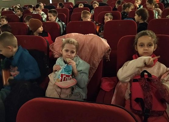 Grafika 12: Wyjazd uczniów klas I-III na film "Kleks i wynalazek Filipa Golarza"