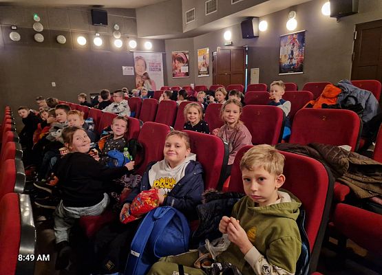 Grafika 15: Wyjazd uczniów klas I-III na film "Kleks i wynalazek Filipa Golarza"