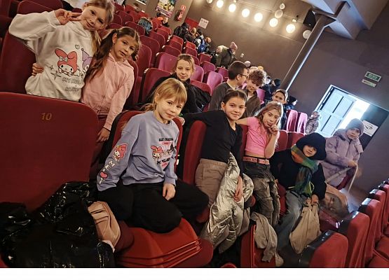 Grafika 16: Wyjazd uczniów klas I-III na film "Kleks i wynalazek Filipa Golarza"