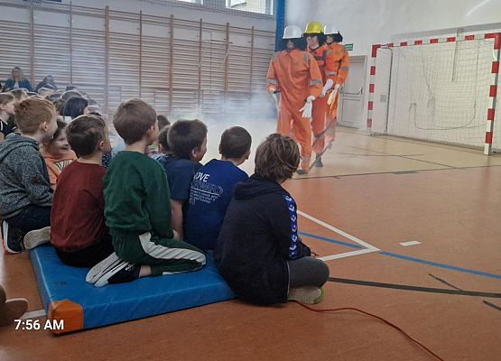 Grafika 10: Występ "Człowieka-Sprężyny"