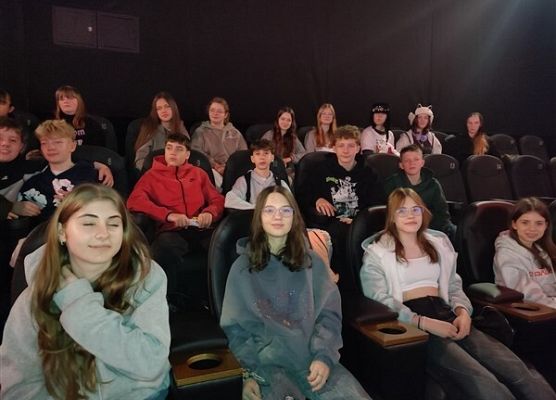 Grafika 4: Wyjazd edukacyjny młodzieży z klas VII i VIII do Multikina