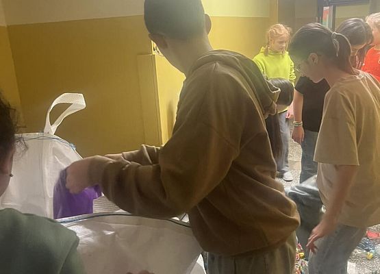 Grafika 4: Nadal zbieramy puszki i butelki - walczymy o Strefę Chillout!