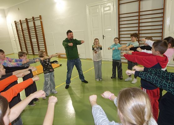 Grafika 10: Warsztaty teatralno-lalkarskie słupskiego Teatru Tęcza z uczniami klas IV-V SP Wicko