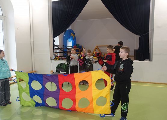 Grafika 12: Warsztaty teatralno-lalkarskie słupskiego Teatru Tęcza z uczniami klas IV-V SP Wicko