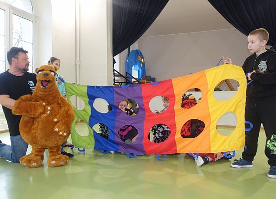 Grafika 16: Warsztaty teatralno-lalkarskie słupskiego Teatru Tęcza z uczniami klas IV-V SP Wicko