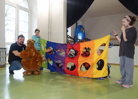 Grafika 18: Warsztaty teatralno-lalkarskie słupskiego Teatru Tęcza z uczniami klas IV-V SP Wicko