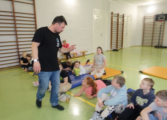 Grafika 22: Warsztaty teatralno-lalkarskie słupskiego Teatru Tęcza z uczniami klas IV-V SP Wicko