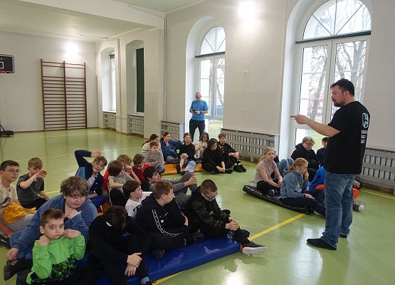 Grafika 27: Warsztaty teatralno-lalkarskie słupskiego Teatru Tęcza z uczniami klas IV-V SP Wicko