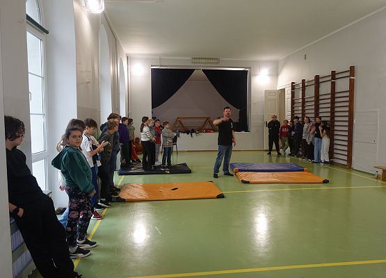 Grafika 31: Warsztaty teatralno-lalkarskie słupskiego Teatru Tęcza z uczniami klas IV-V SP Wicko