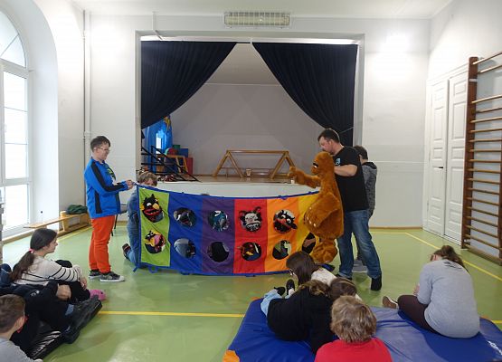 Grafika 36: Warsztaty teatralno-lalkarskie słupskiego Teatru Tęcza z uczniami klas IV-V SP Wicko