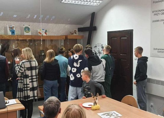 Grafika 1: Uczniowie Szkoły Podstawowej w Wicku na Nocy Sów!