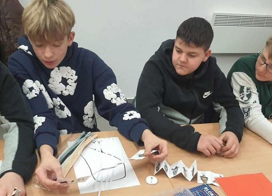 Grafika 6: Uczniowie Szkoły Podstawowej w Wicku na Nocy Sów!