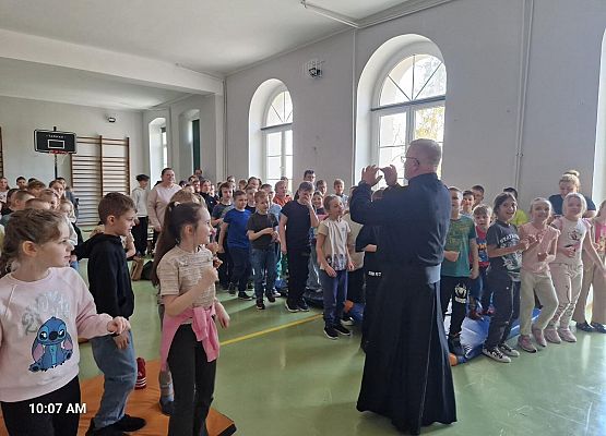 Grafika 15: Spotkanie z rekolekcjonistą w ramach rekolekcji wielkopostnych w SP Wicko