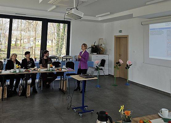 Grafika 4: Spotkanie dyrektorów szkół podstawowych i przedszkoli z powiatu lęborskiego w przedszkolu w Charbrowie