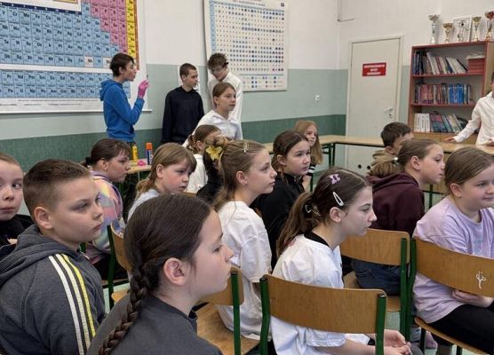 Grafika 6: Pokaz chemiczny siódmoklasistów dla kl. IVB