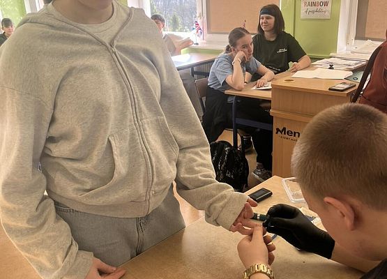 Grafika 13: Wykład uczniów Rolniczaka na temat cukrzycy dla klas VII-VIII SP Wicko