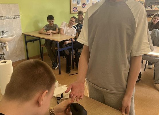 Grafika 15: Wykład uczniów Rolniczaka na temat cukrzycy dla klas VII-VIII SP Wicko