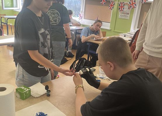 Grafika 17: Wykład uczniów Rolniczaka na temat cukrzycy dla klas VII-VIII SP Wicko