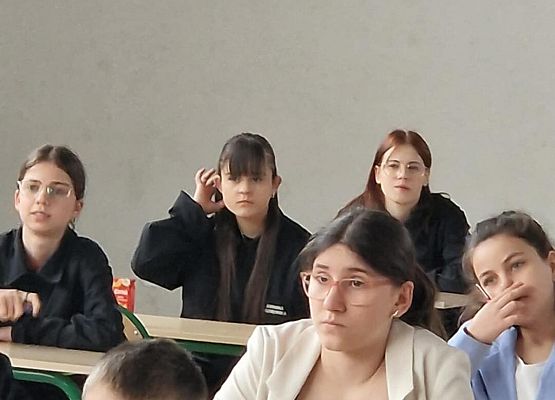 Grafika 1: Nasi uczniowie brali udział w Gminnych Eliminacjach do Ogólnopolskiego Turnieju Wiedzy Pożarniczej w SP w Szczenurzy