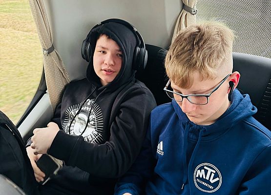 Grafika 3: Wyjazd do Paryża naszych siodmoklasistów