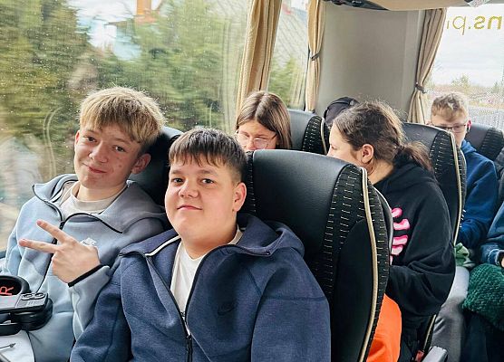 Grafika 2: Wyjazd do Paryża naszych siodmoklasistów