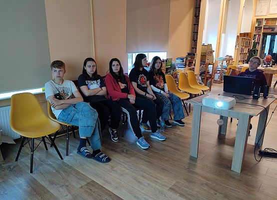 Grafika 2: Wykład o życiu i twórczości Stefana Żeromskiego dla naszych ósmoklasistów w Bibliotece Szkolnej w Wicku