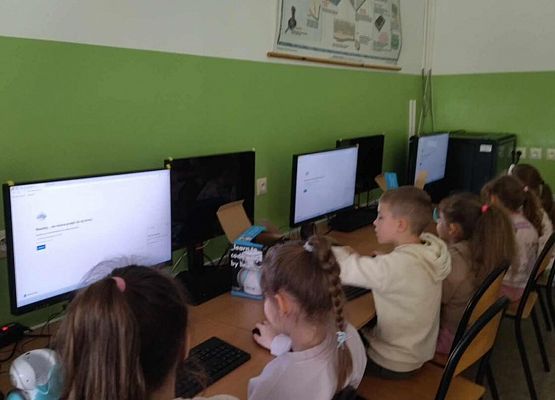 Grafika 4: Zajęcia projektowe kl. IB  z  z wykorzystaniem robotów Artie 3000