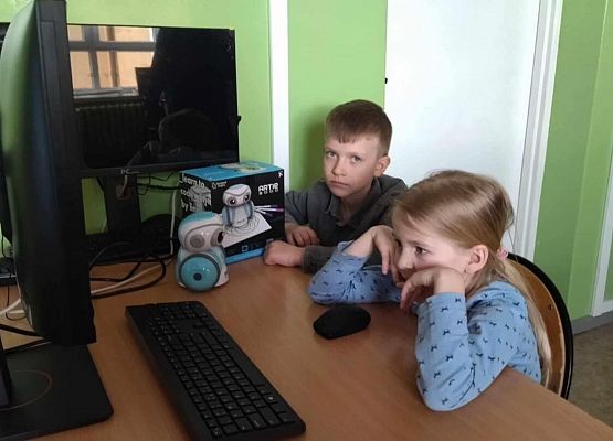 Grafika 7: Zajęcia projektowe kl. IB  z  z wykorzystaniem robotów Artie 3000