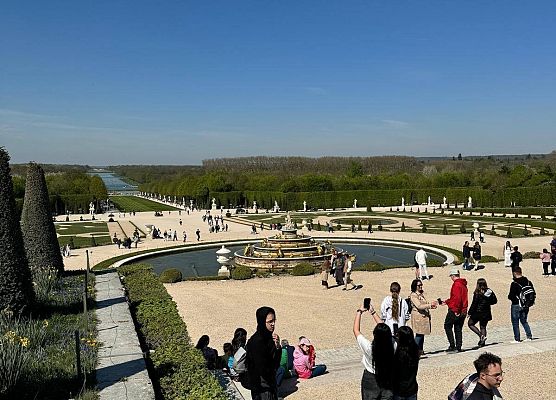 Grafika 2: Fotorelacja z Paryża