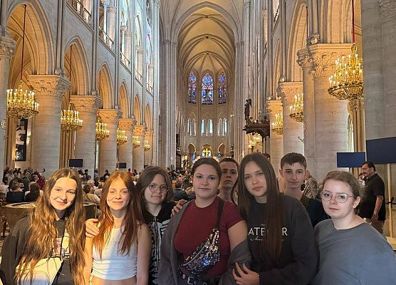 Grafika 14: Fotorelacja z Paryża