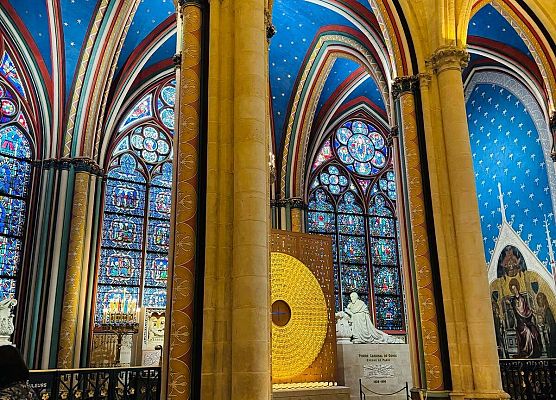 Grafika 18: Fotorelacja z Paryża