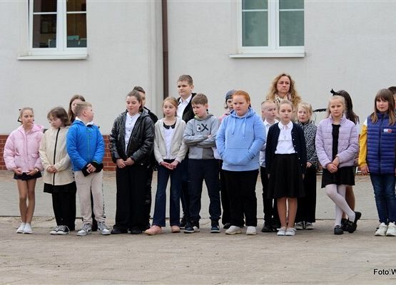 Grafika 10: Apel na cześć Chrztu Polski i Roku Milenium Koronacji Dwóch Pierwszych Królów Państwa Polskiego