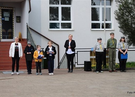 Grafika 28: Apel na cześć Chrztu Polski i Roku Milenium Koronacji Dwóch Pierwszych Królów Państwa Polskiego