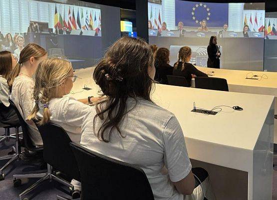 Grafika 18: Podróż Szkolnego Klubu Europejskiego „Euro Gwiazdki” do Warszawy