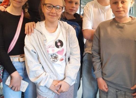 Grafika 21: Podróż Szkolnego Klubu Europejskiego „Euro Gwiazdki” do Warszawy