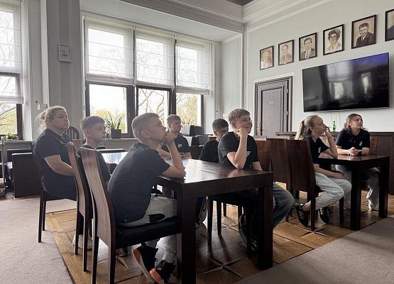 Grafika 5: Drugi dzień Szkolnego Klubu Europejskiego w Warszawie!