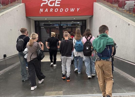 Grafika 27: Ostatni dzień Szkolnego Klubu Europejskiego w Warszawie