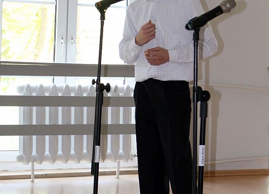 Grafika 12: Uroczysty apel z okazji Święta Konstytucji 3 Maja