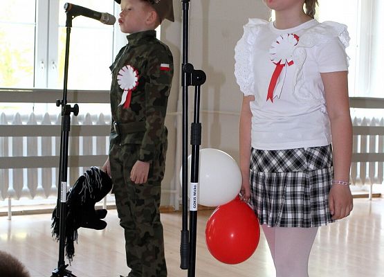 Grafika 19: Uroczysty apel z okazji Święta Konstytucji 3 Maja