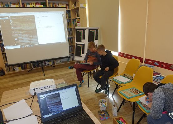 Grafika 4: "Artur - Rubin wśród kamieni" - cykl zajęć dla naszych uczniów z okazji Tygodnia Bibliotek i Dnia Bibliotekarza