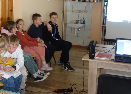 Grafika 1: "Artur - Rubin wśród kamieni" - cykl zajęć dla naszych uczniów z okazji Tygodnia Bibliotek i Dnia Bibliotekarza