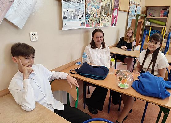 Grafika 3: Egzamin klas VIII z języka polskiego