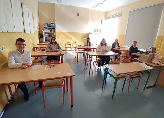 Grafika 4: Egzamin klas VIII z języka polskiego