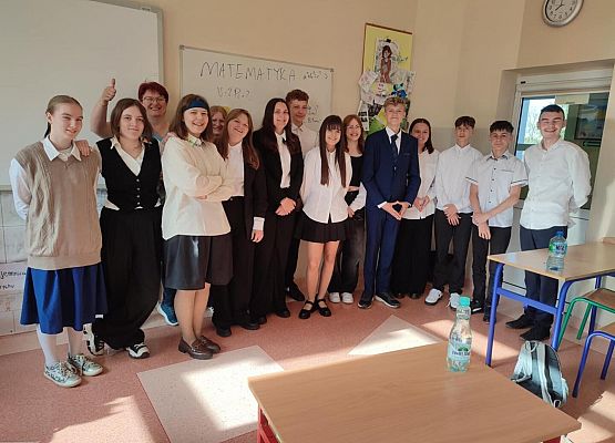 Grafika 3: Dzień drugi egzaminów kl. VIII - matematyka